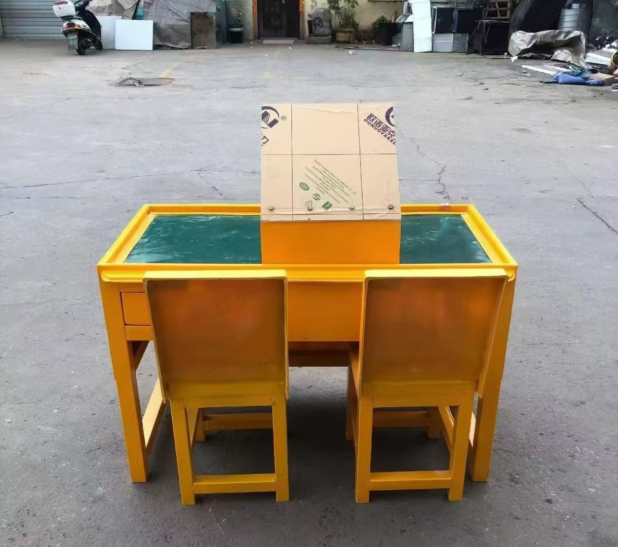 唐山防静电导通桌井下煤矿火工品发放桌：危险品流转的安全守护者